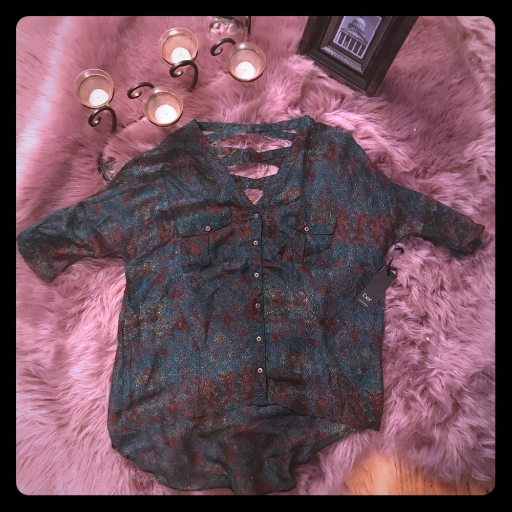 🆕 Dex Criss Cross Blouse 🦋 Beautiful🦋